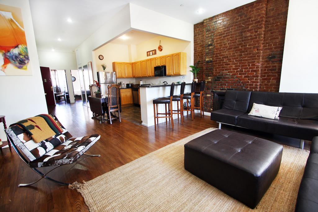Luxury Living Suites New York Room photo