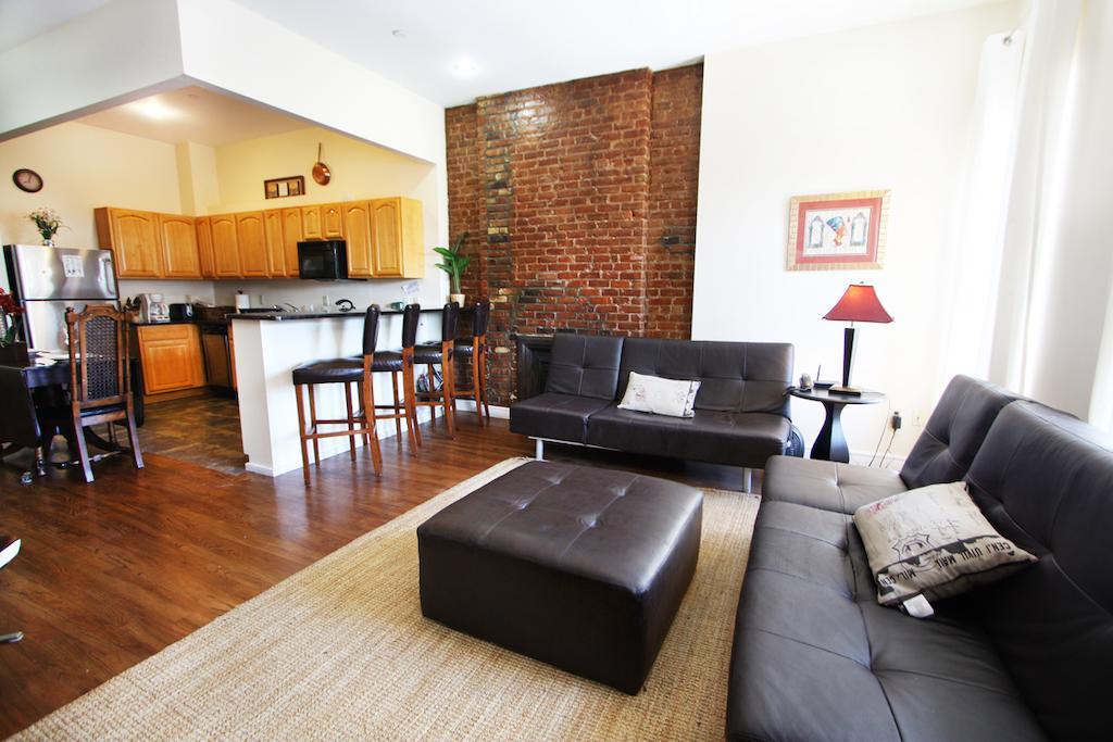 Luxury Living Suites New York Room photo