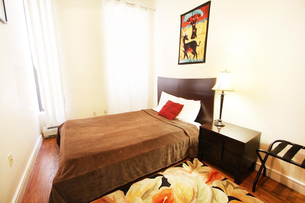 Luxury Living Suites New York Room photo